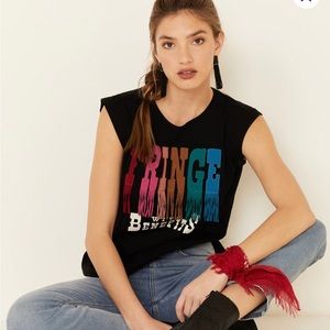 SHYANNE WOMEN'S FRINGE WITH BENEFITS GRAPHIC MUSCLE TEE